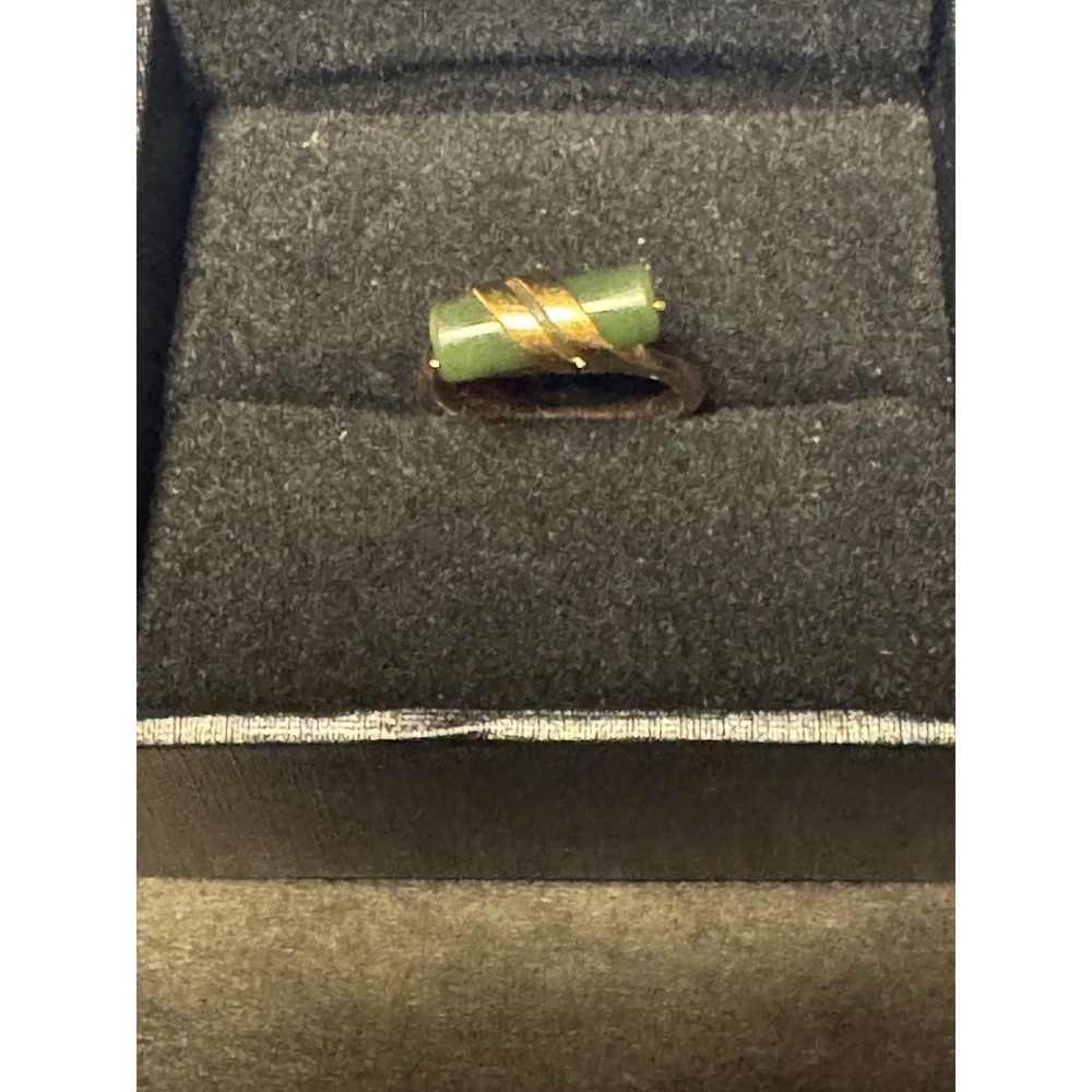 Vintage Avon Nephrite Jade Gold Tone Wrap Ladies Band Ring Size 5.75